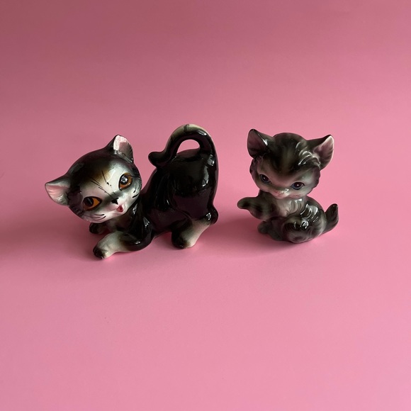 Set of 2 kitschy kitties made in Japan - very good used condition - Picture 1 of 6